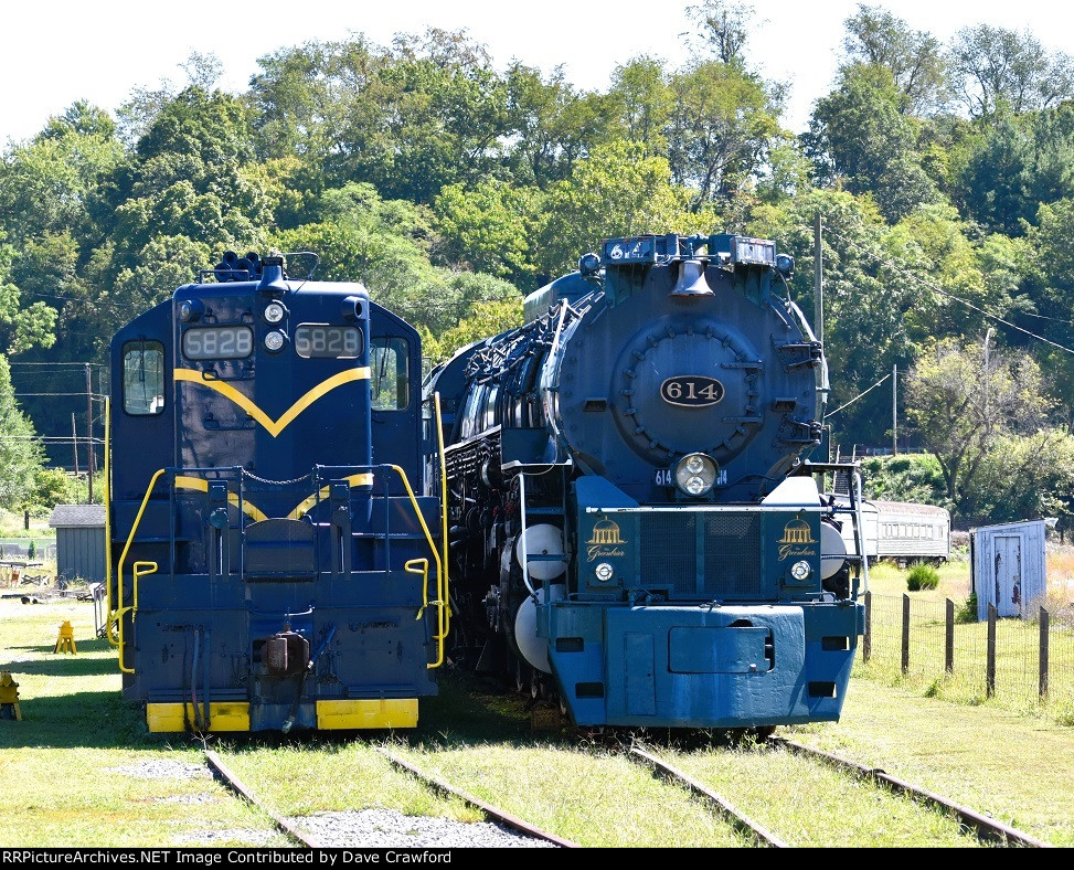 C&O 5828 and C&O 614